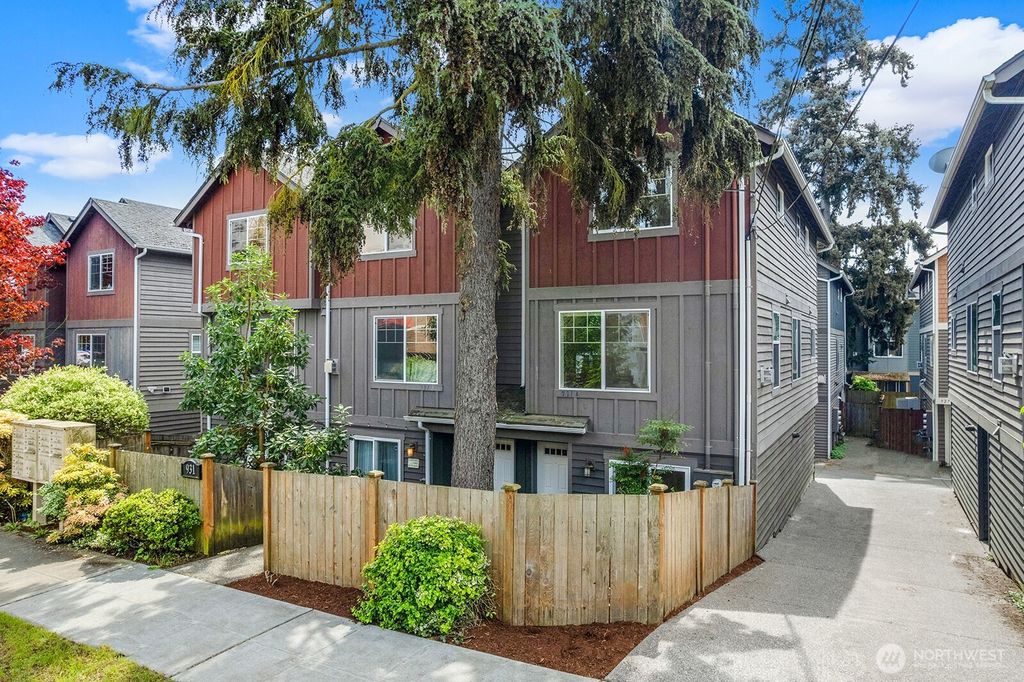 Photo of 931 A N 97th Street, Seattle, WA 98103 (MLS # 2516609)