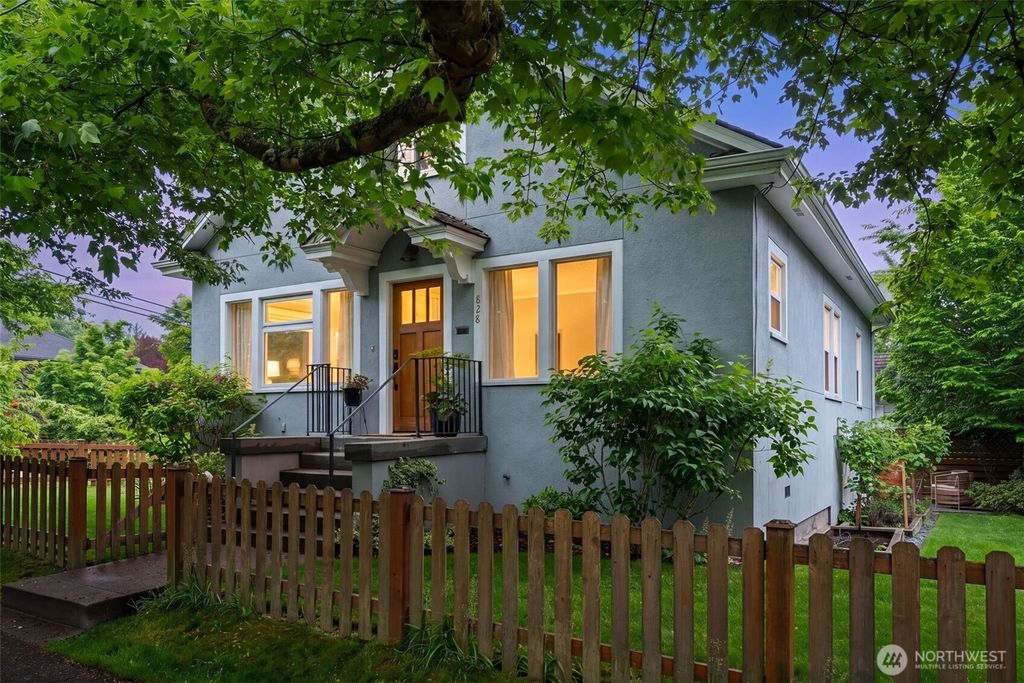 Photo of 828 24th Avenue, Seattle, WA 98122 (MLS # 2517764)