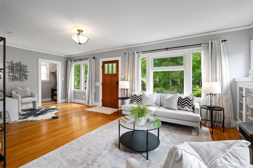 Photo of 828 24th Avenue, Seattle, WA 98122 (MLS # 2517764)