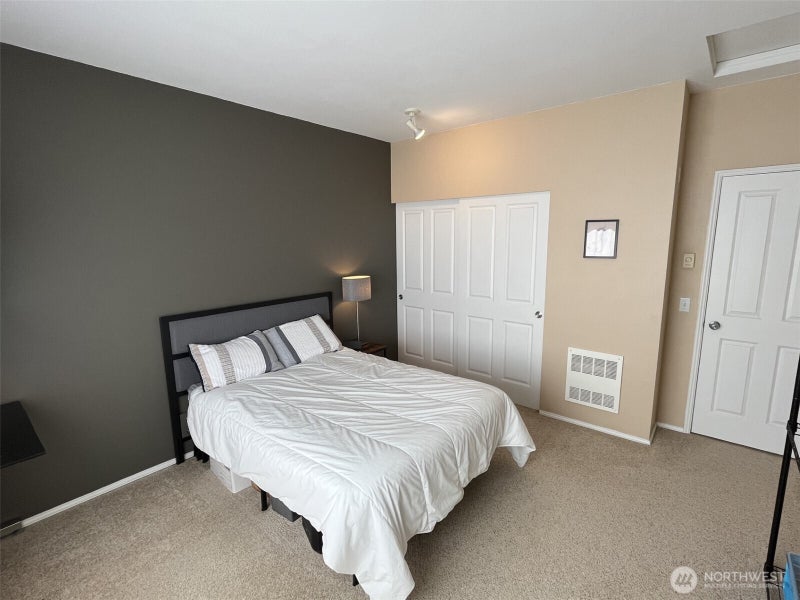746 241st Lane SE K6