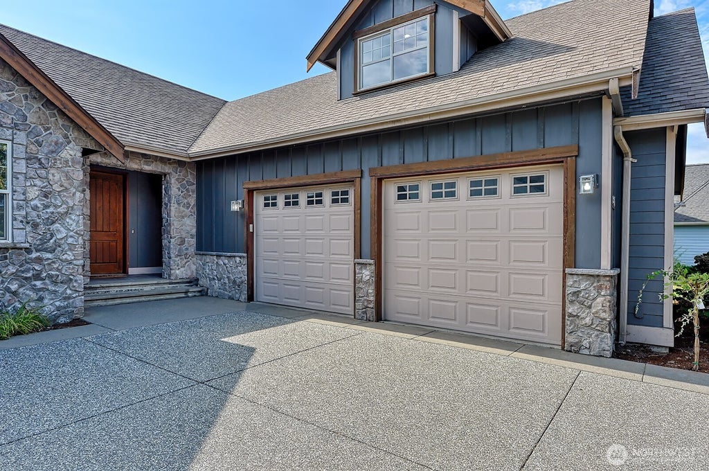 Photo of 821 Red Maple Loop, Everson, WA 98247 (MLS # 2575675)