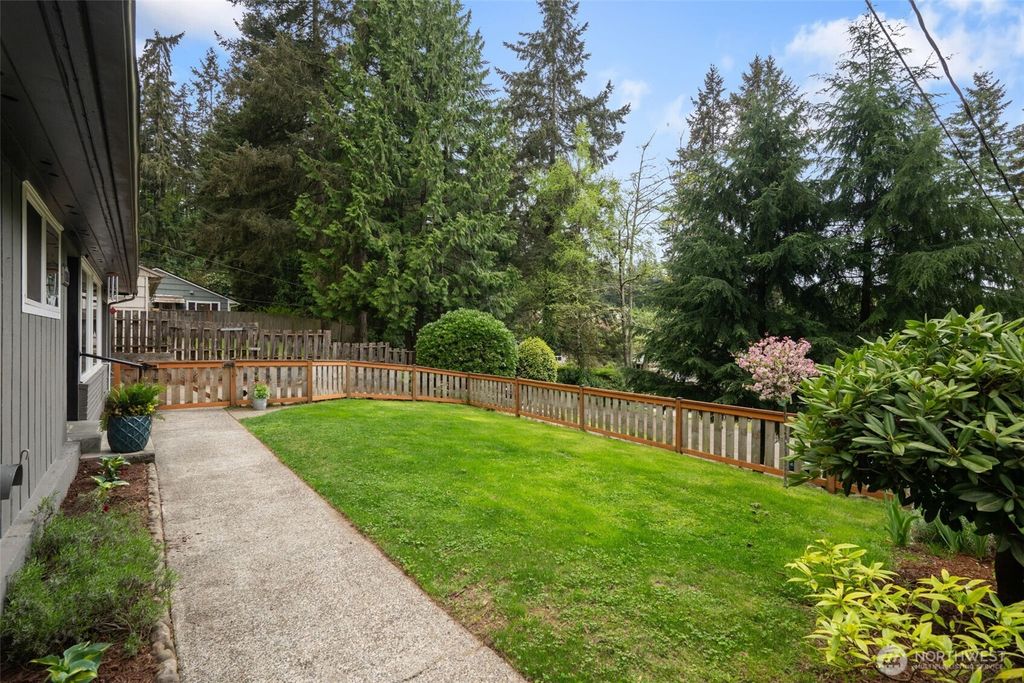 Photo of 1515 NE 190th Street, Shoreline, WA 98155 (MLS # 2513246)