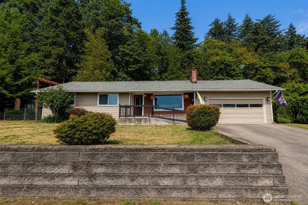 Photo of 2302 Cedar Place, Longview, WA 98632 (MLS # 2573612)