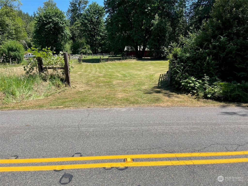 Photo of 0 XXXX Dorre Don Way SE, Maple Valley, WA 98038 (MLS # 2126089)