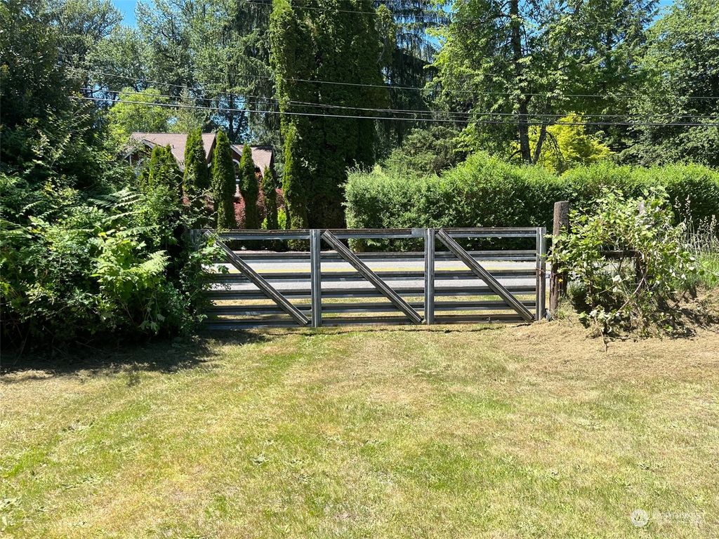 Photo of 0 XXXX Dorre Don Way SE, Maple Valley, WA 98038 (MLS # 2126089)