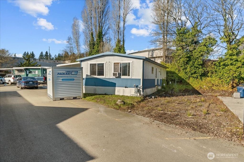 Photo of 14322 Admiralty Way #9, Lynnwood, WA 98087 (MLS # 2465272)