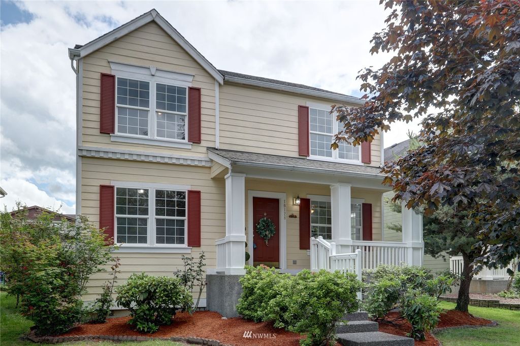 Photo of 10128 225th Terrace NE, Redmond, WA 98053 (MLS # 1954006)