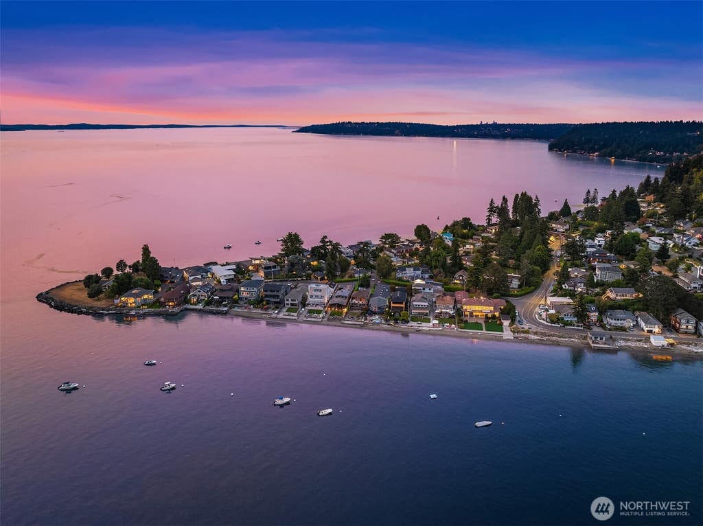 Photo of 3705 SW 171st Street, Burien, WA 98166 (MLS # 2567383)