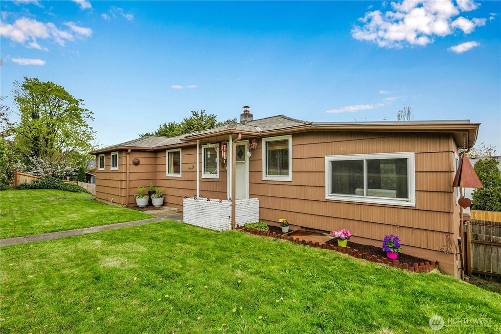 Photo of 22317 16th Avenue S, Des Moines, WA 98198 (MLS # 2507545)