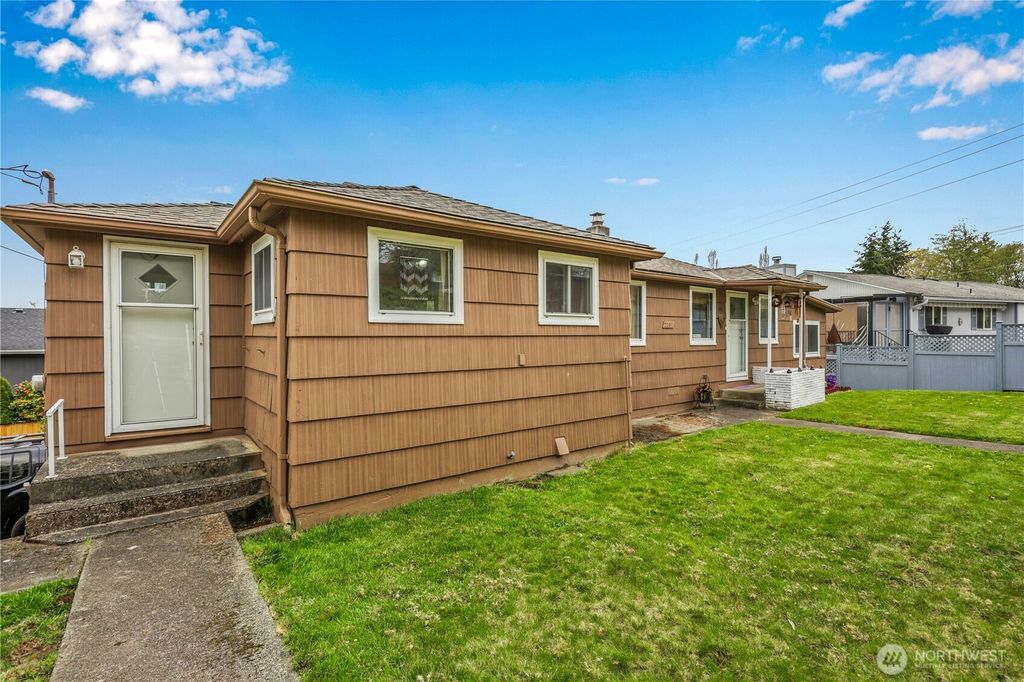 Photo of 22317 16th Avenue S, Des Moines, WA 98198 (MLS # 2507545)