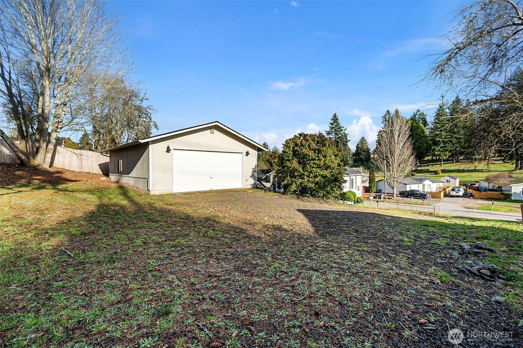 Photo of 1311 Whitney Avenue, Bremerton, WA 98312 (MLS # 2468204)