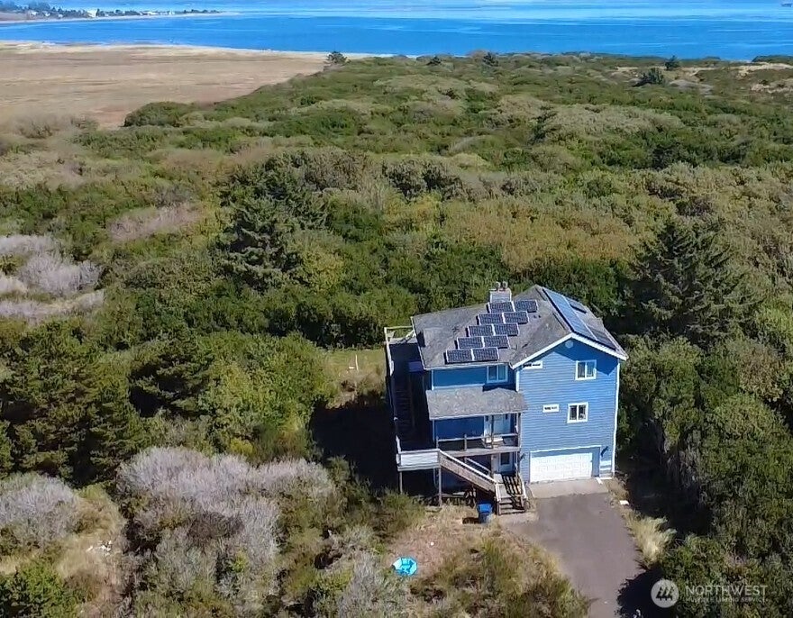 Photo of 1264 E Ocean Shores Boulevard SW, Ocean Shores, WA 98569 (MLS # 2566689)