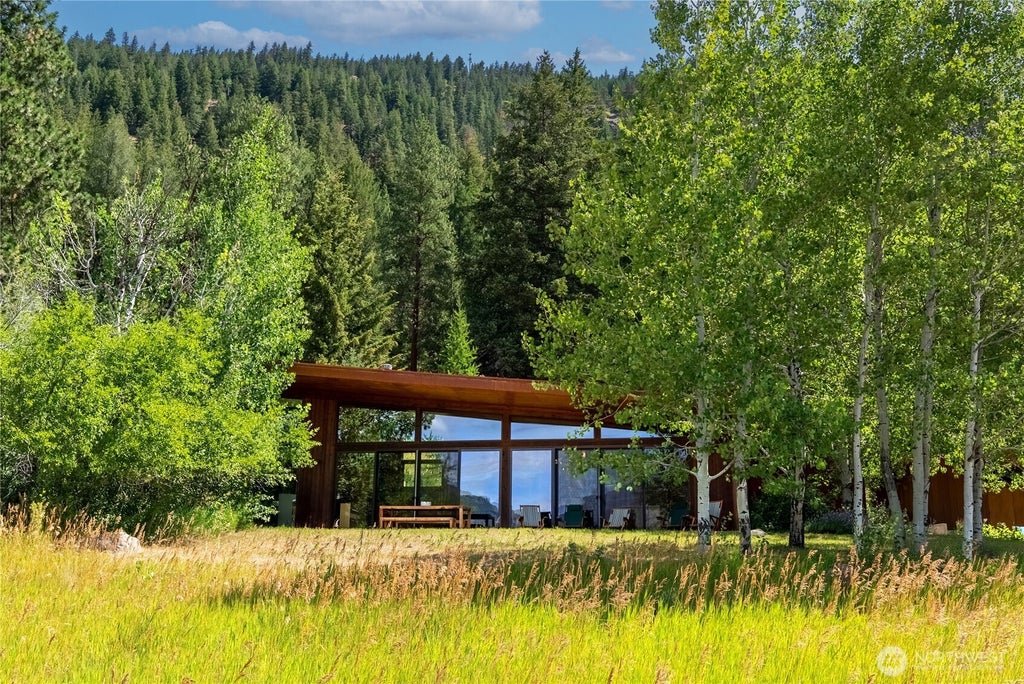 Photo of 63 Chechaquo Ranch Road, Mazama, WA 98833 (MLS # 2550589)
