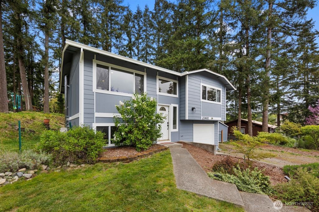 Photo of 23402 SE 267th Street, Maple Valley, WA 98038 (MLS # 2367388)