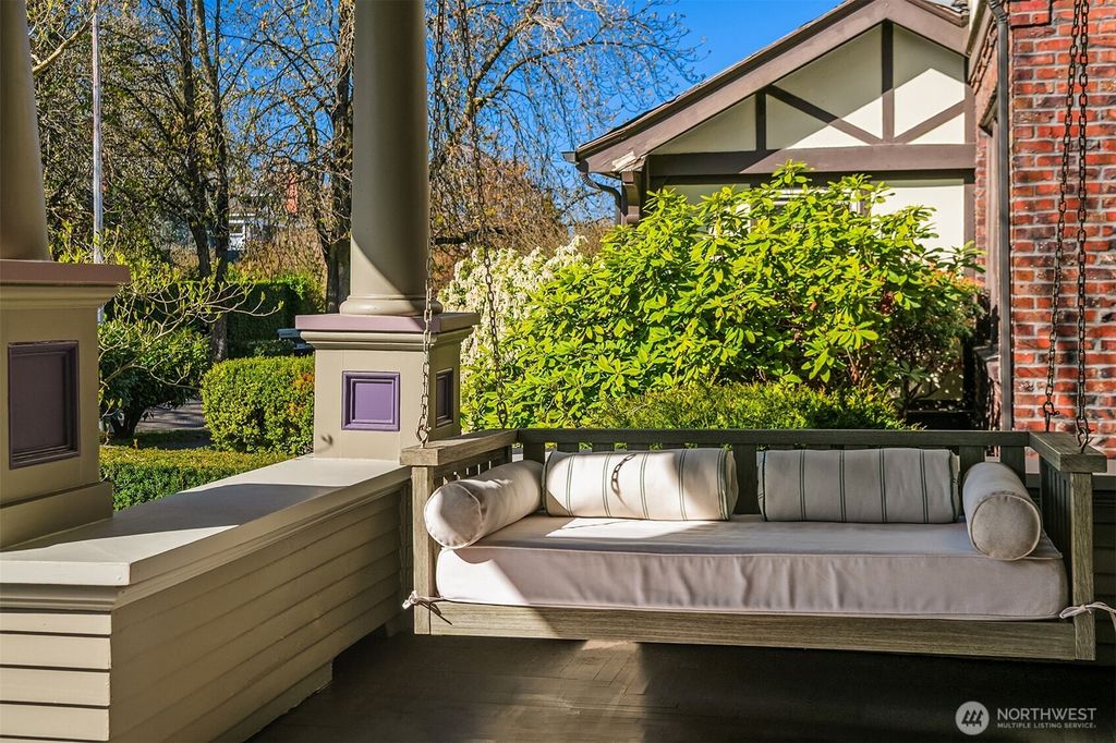 Photo of 952 16th Avenue E, Seattle, WA 98112 (MLS # 2501062)