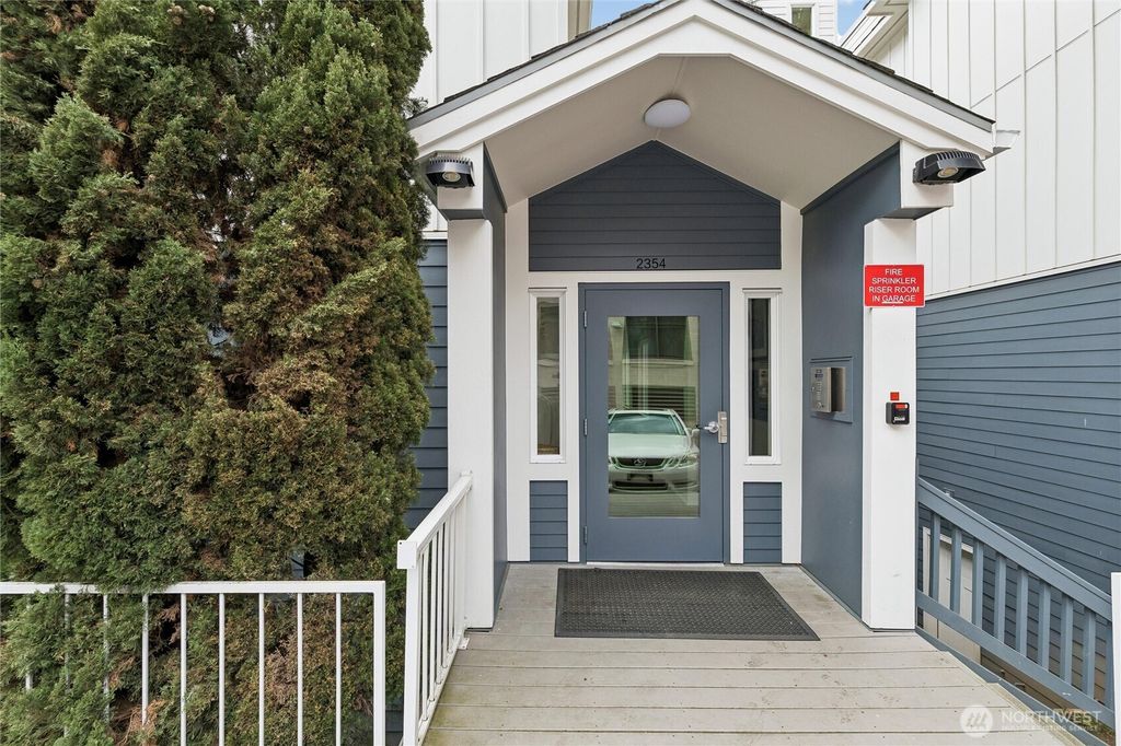 Photo of 2354 E Yale Avenue #302, Seattle, WA 98102 (MLS # 2504169)