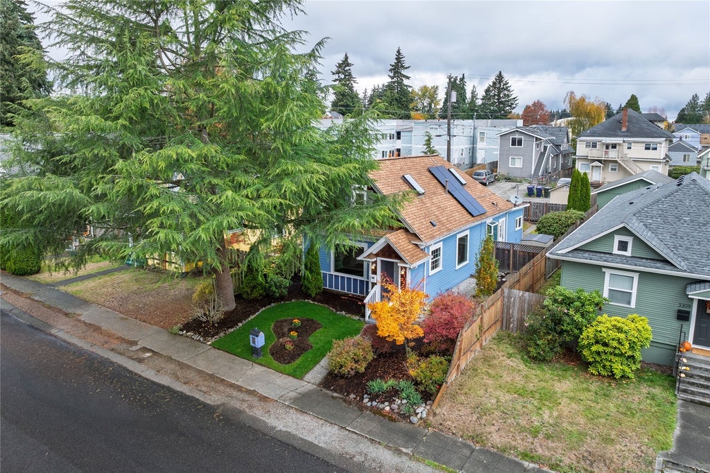Photo of 3313 S 7th Street, Tacoma, WA 98405 (MLS # 2598918)