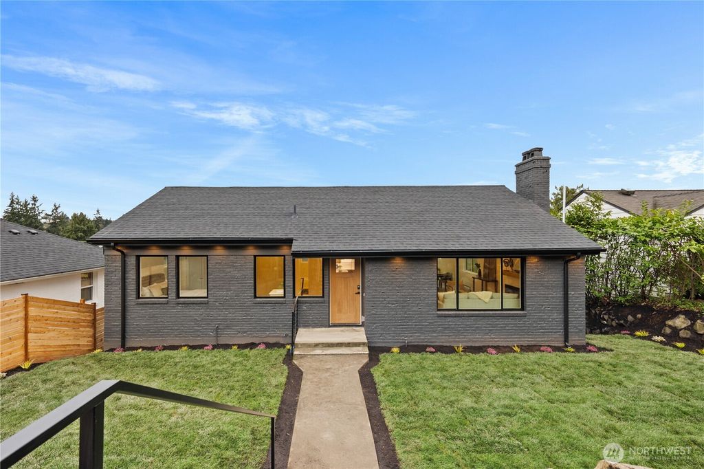 Photo of 2518 36th Avenue W, Seattle, WA 98199 (MLS # 2519846)
