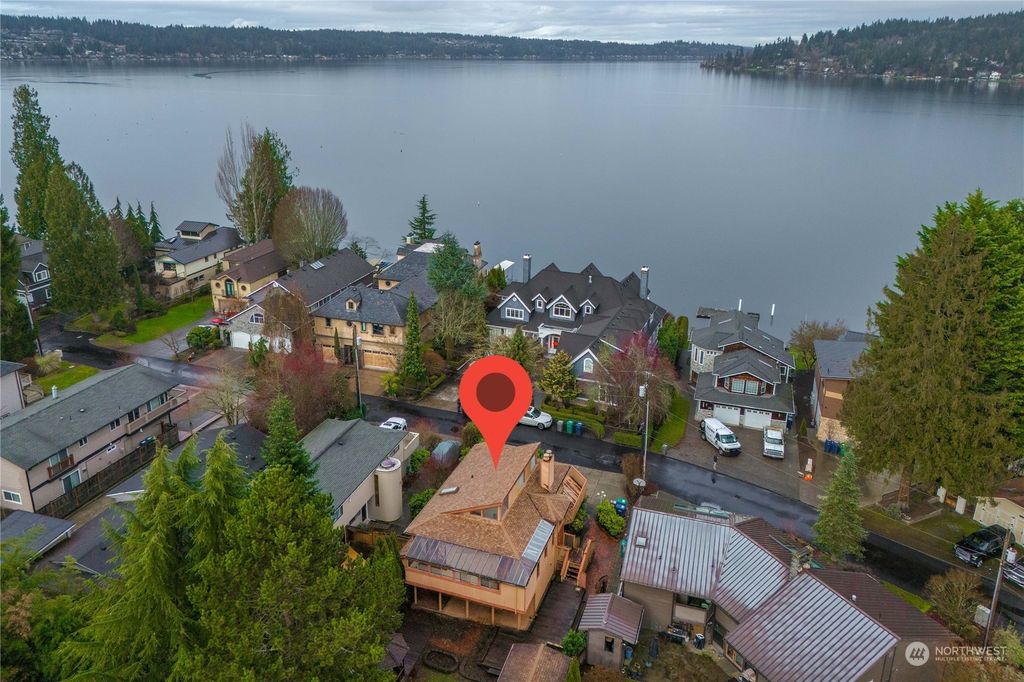 Photo of 18835 SE 42nd Street, Issaquah, WA 98027 (MLS # 2199416)