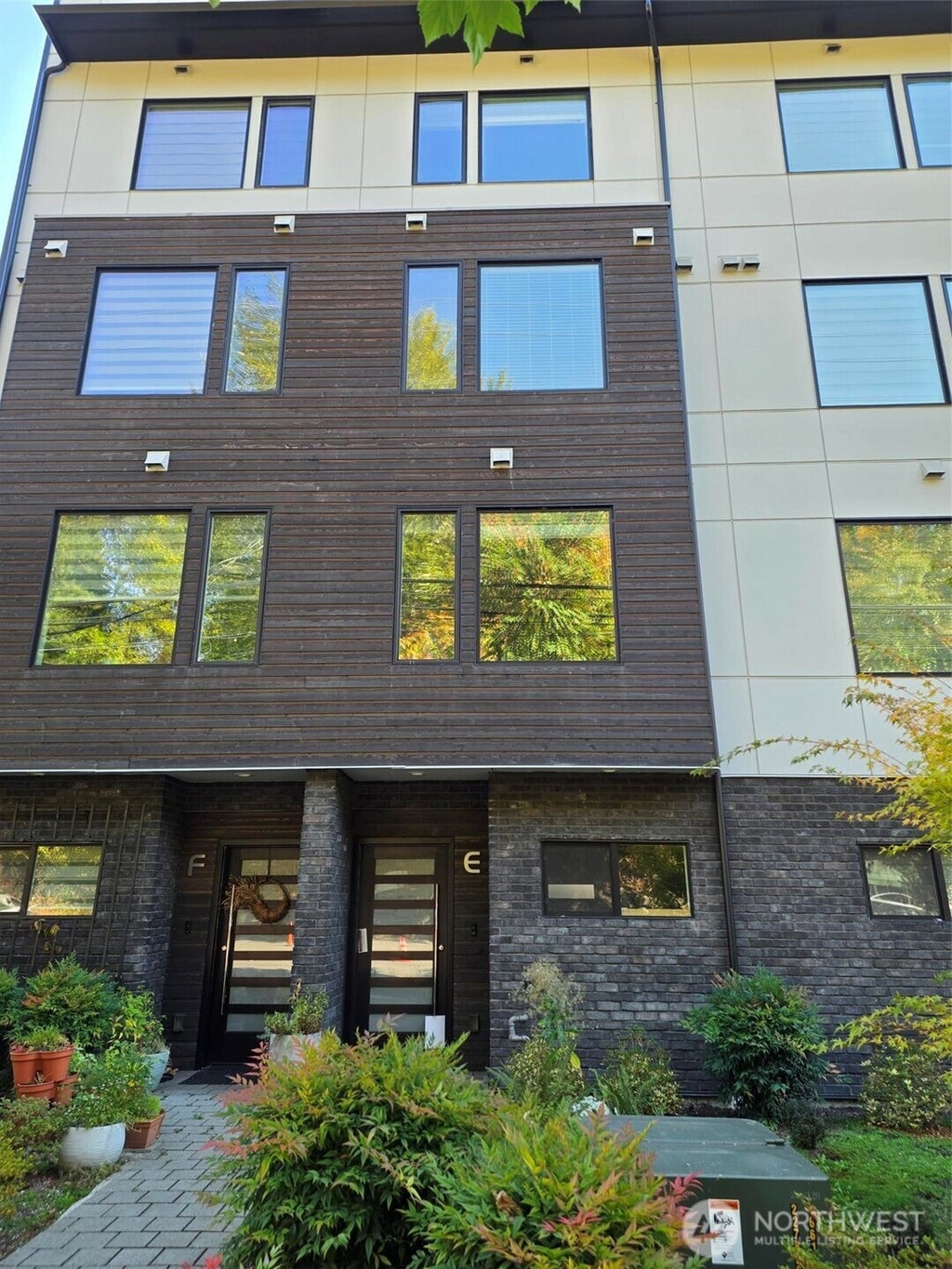 Photo of 17338 Bothell Way NE #E, Bothell, WA 98011 (MLS # 2591695)