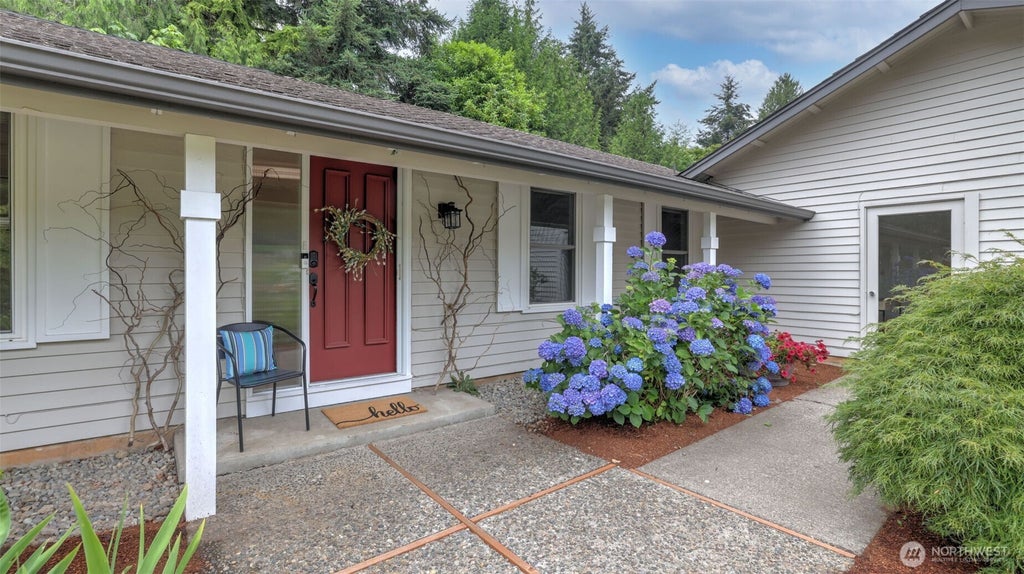 Photo of 15041 SE Fairwood Boulevard, Renton, WA 98058 (MLS # 2550111)