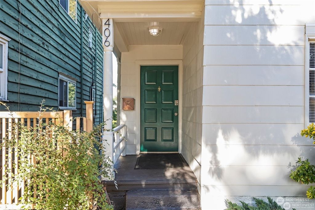 Photo of 406 20th Avenue, Seattle, WA 98122 (MLS # 2324443)