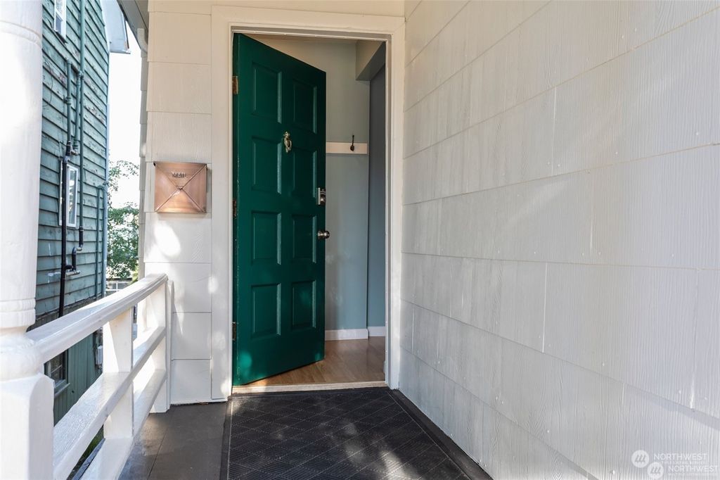 Photo of 406 20th Avenue, Seattle, WA 98122 (MLS # 2324443)