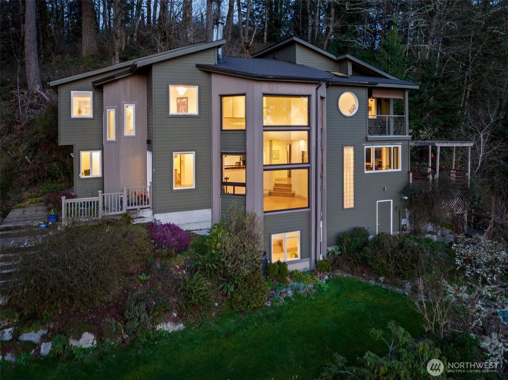 Photo of 27503 SE 154 Place, Issaquah, WA 98027 (MLS # 2357804)