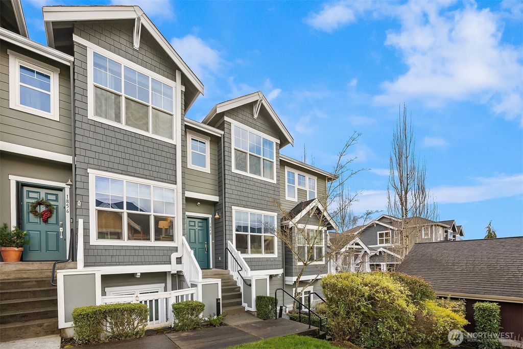 Photo of 1848 NE Kenyon Court, Issaquah, WA 98029 (MLS # 2478777)