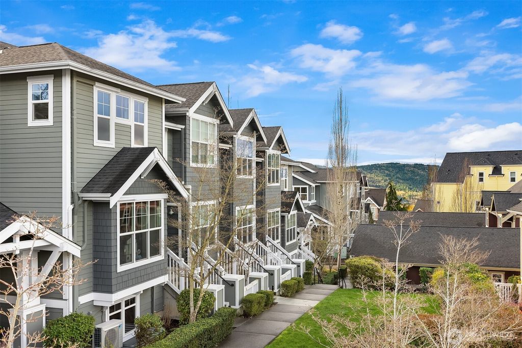 Photo of 1848 NE Kenyon Court, Issaquah, WA 98029 (MLS # 2478777)