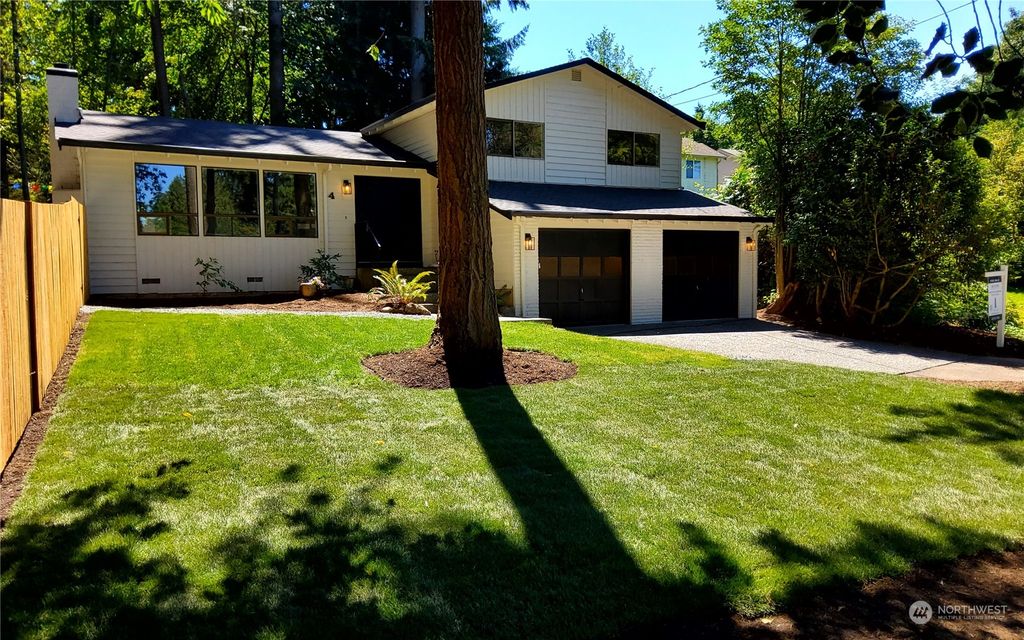 Photo of 4 143rd Street SE, Lynnwood, WA 98087 (MLS # 2269405)