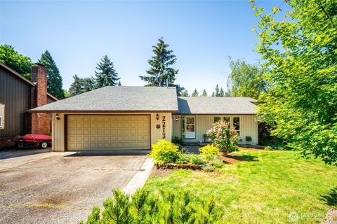Photo of 2213 NE Parkview Drive, Vancouver, WA 98686 (MLS # 2528232)