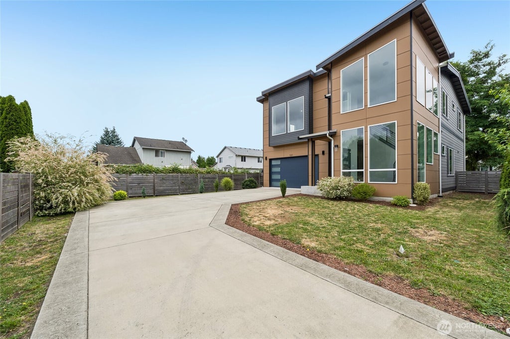 Photo of 121 Palisades Place, Pacific, WA 98047 (MLS # 2550614)