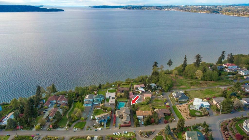 Photo of 1226 SW 296th Street, Federal Way, WA 98023 (MLS # 1922881)