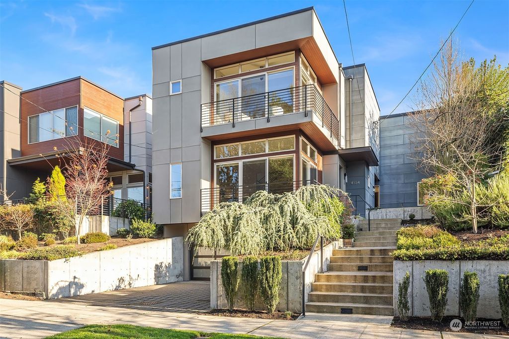 Photo of 4554 45th Avenue NE, Seattle, WA 98105 (MLS # 2324613)
