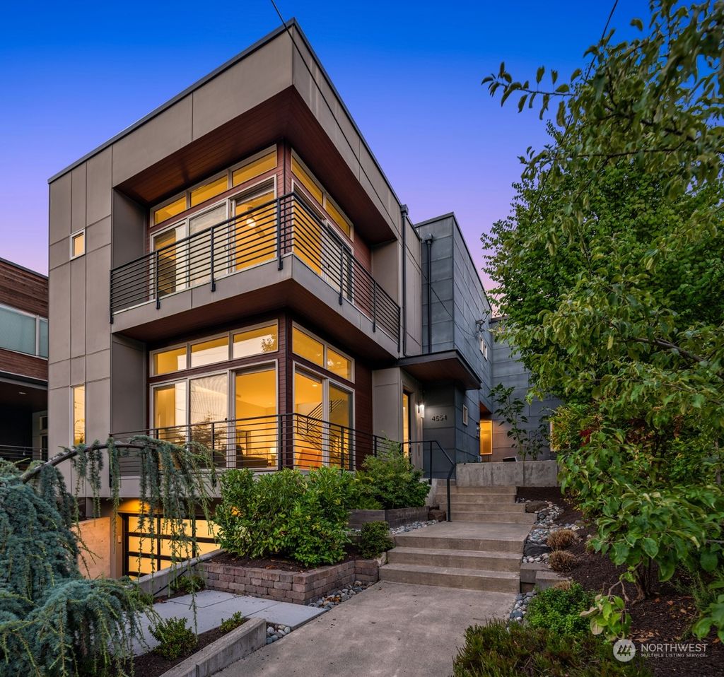 Photo of 4554 45th Avenue NE, Seattle, WA 98105 (MLS # 2324613)
