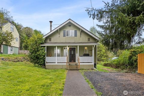 Photo of 516 Ballentine st St, Raymond, WA 98577 (MLS # 2511220)