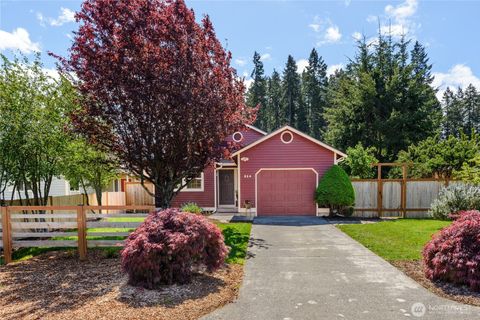 Photo of 314 W Columbus Avenue, Port Angeles, WA 98362 (MLS # 2521719)