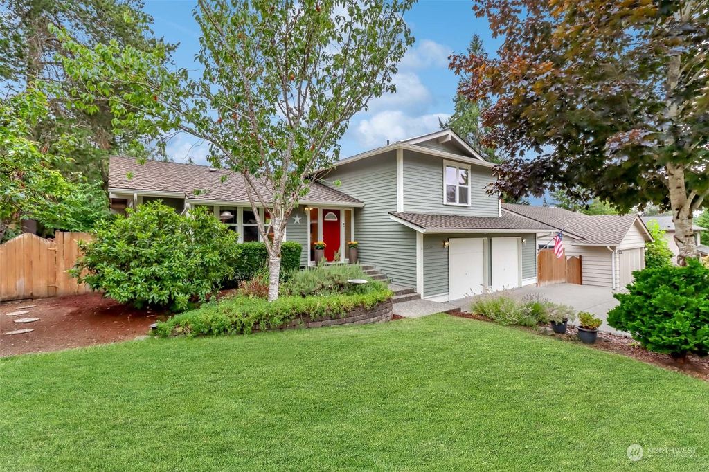 Photo of 15537 SE 168th Street, Renton, WA 98058 (MLS # 2269100)