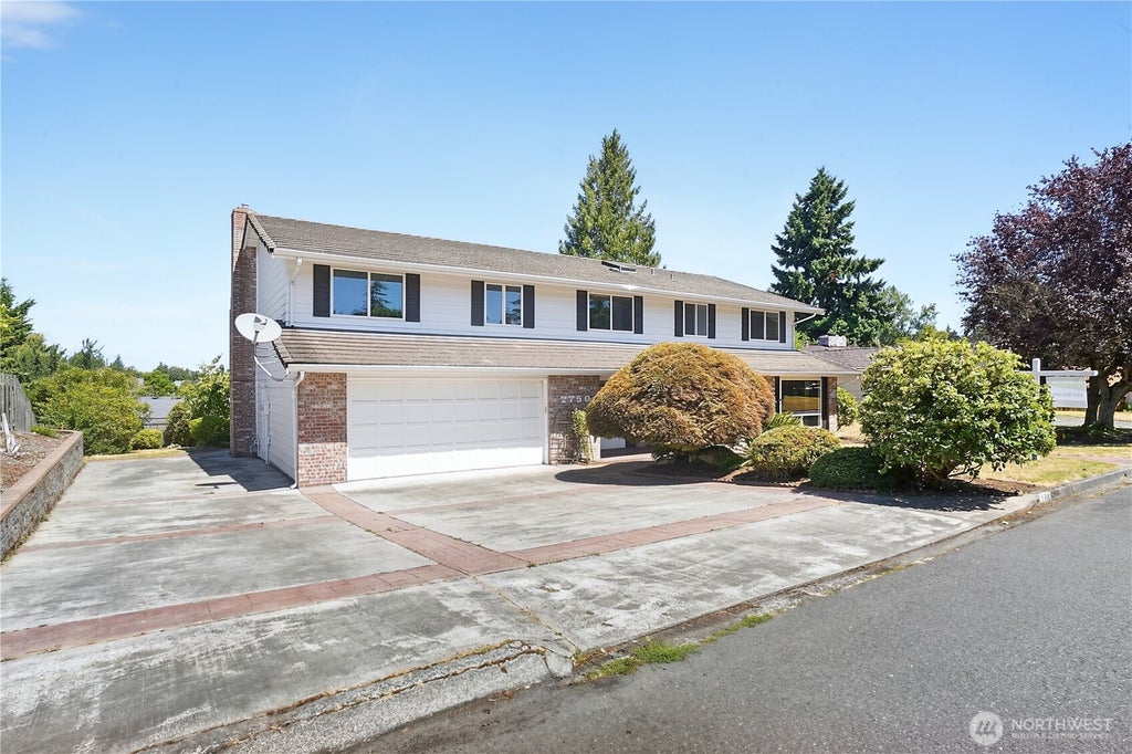 Photo of 2750 SW 312th Place, Federal Way, WA 98023 (MLS # 2547965)