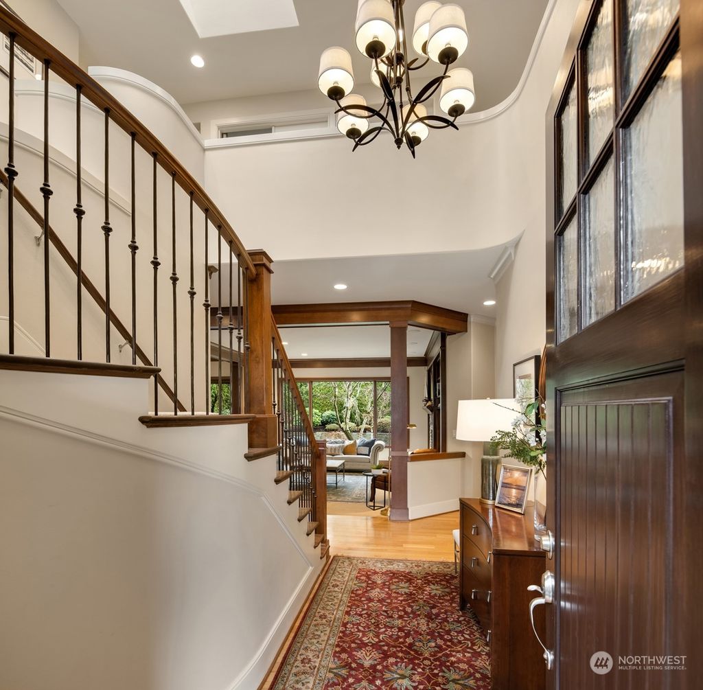 Photo of 575 Saddleback Loop Way NW, Issaquah, WA 98027 (MLS # 2031680)