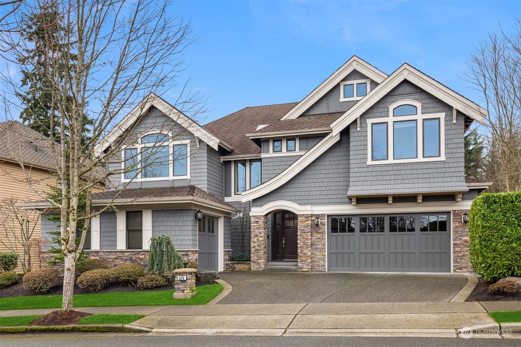 Photo of 575 Saddleback Loop Way NW, Issaquah, WA 98027 (MLS # 2031680)