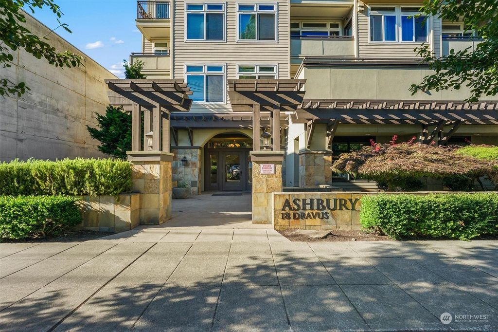 Photo of 18 Dravus Street #401, Seattle, WA 98109 (MLS # 2152726)