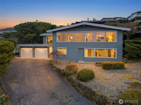 Photo of 4440 137th Avenue SE, Bellevue, WA 98006 (MLS # 2491162)