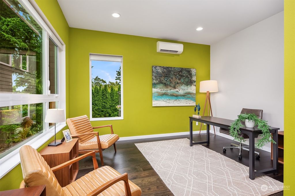 Photo of 5136 45th Avenue NE, Seattle, WA 98105 (MLS # 2137448)