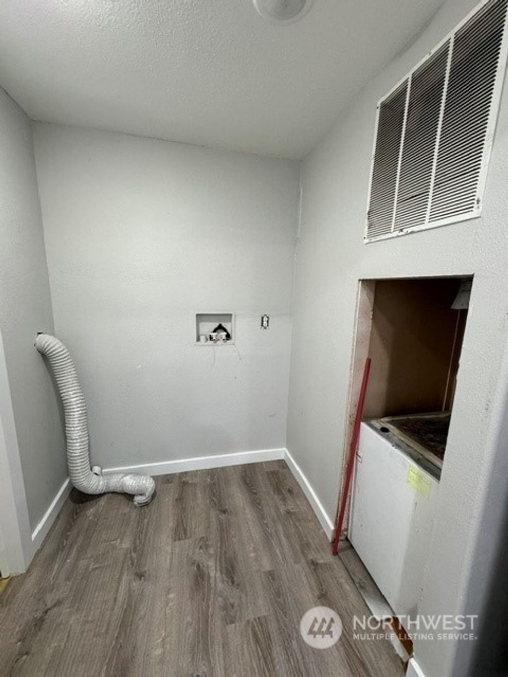listing image 9363660817391741126