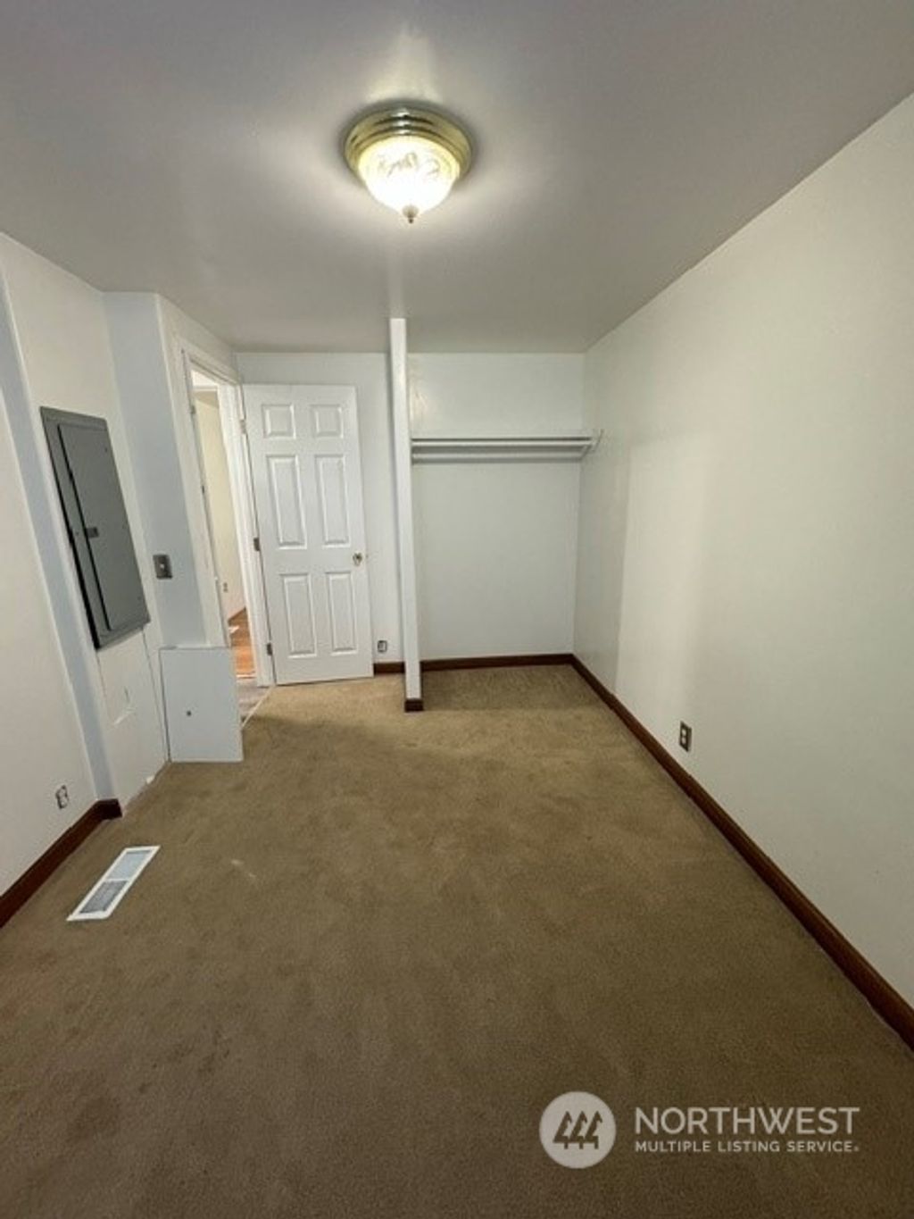 listing image 9362120578264635218