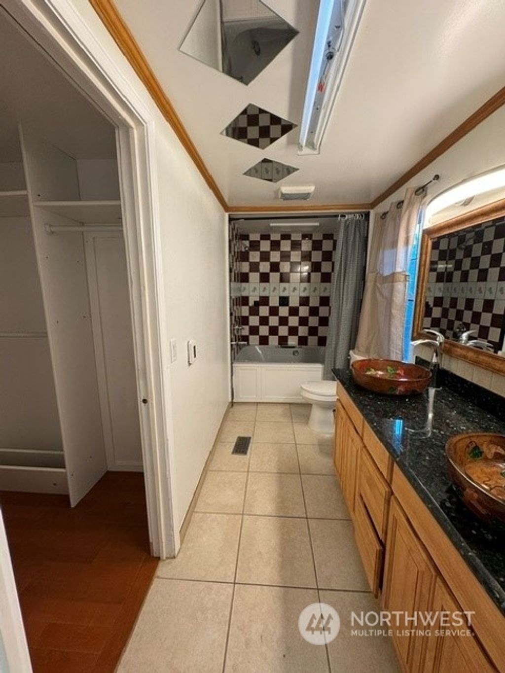 listing image 9367584858112350432