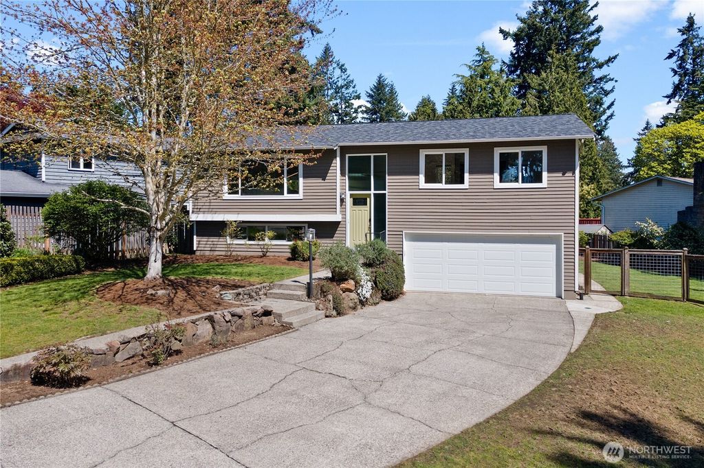 Photo of 13214 91st Place NE, Kirkland, WA 98034 (MLS # 2360772)