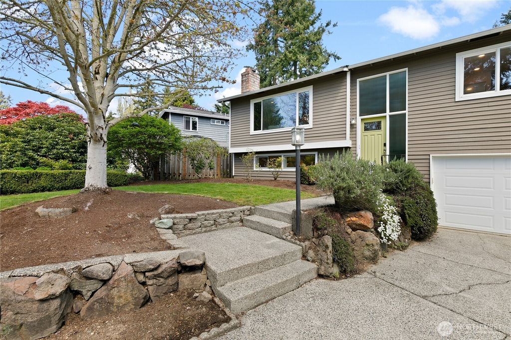 Photo of 13214 91st Place NE, Kirkland, WA 98034 (MLS # 2360772)